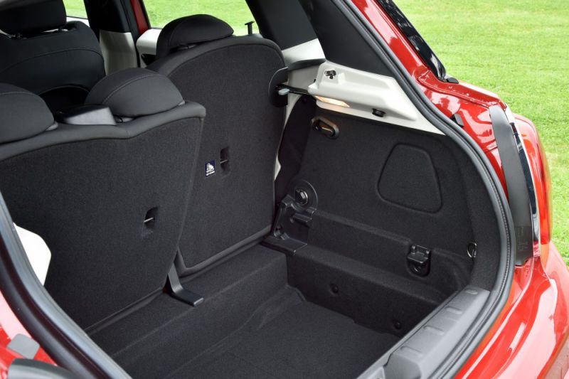 Mini Hatch (F55; F56) Cooper SD 2.0 (170 Hp) Automatic